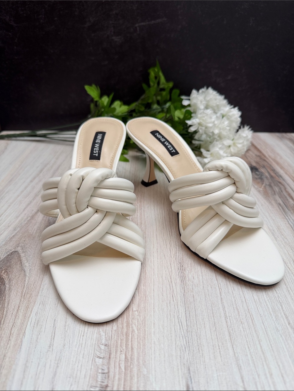 NINE WEST Norene Knot Heels Size 7